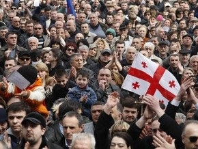 СМИ: У парламента Грузии собрались около 30 тысяч человек