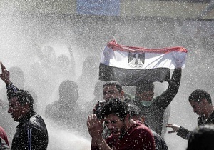 Беспорядки в Египте: в стране введен комендантский час