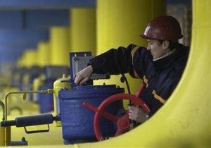 Азаров исключает развитие газового сотрудничества Украины и России по белорусскому сценарию