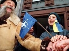 Опрос: Более половины украинцев поддерживают отказ НАТО