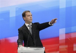 Медведев почти за два с половиной часа успел ответить на 42 вопроса