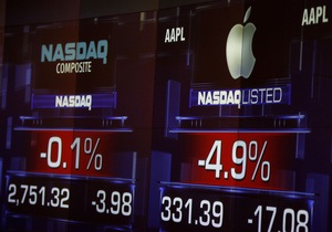 Индекс S&P снова достиг рекорда благодаря банкам и росту Apple