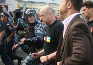 Оппозиция заявила о намерении властей арестовать ближайшего соратника Тимошенко