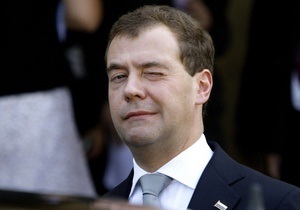 Медведев согласился с тем, что агрессивный настрой НАТО в отношении России - заблуждение