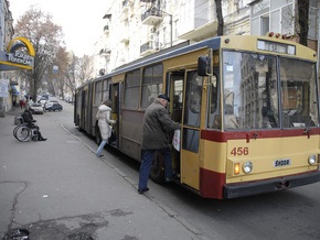 АМКУ просит Черновецкого повременить с отменой долгосрочных проездных в Киеве