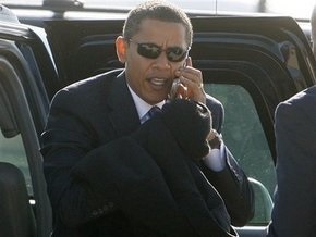 Обама запретил американским госслужащим печатать SMS за рулем
