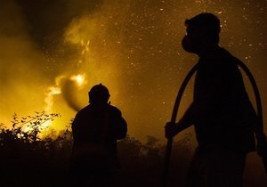 Пожар в Киеве на улице Фрунзе горят склады