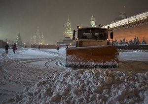 Москва остановилась в многокилометровых пробках: в столице и области выпало более трети месячной нормы осадков