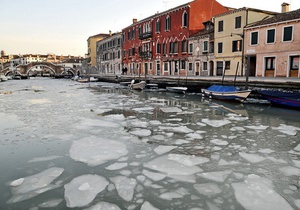 Ученые: Венеция продолжает тонуть и смещается к востоку