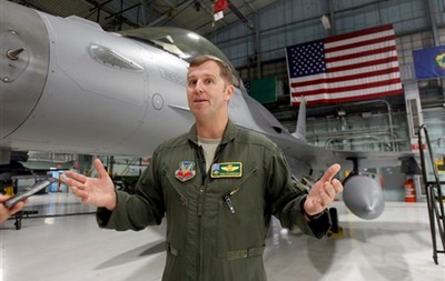 Новітній американський бомбардувальник F-35 в ході випробувань вперше скинув бомбу - джерело