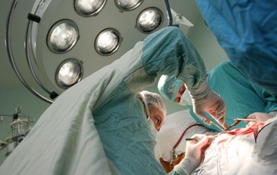 В Харькове хирургу, оставившему дренажную трубку в брюшной полости пациентки, грозит 2 года тюрьмы