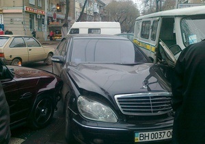 Спешил на службу: В Одессе священник УПЦ МП на Mercedes  S500 врезался в два автомобиля