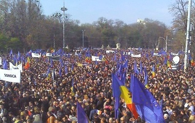 В Кишиневе прошел стотысячный митинг в поддержку евроинтеграции