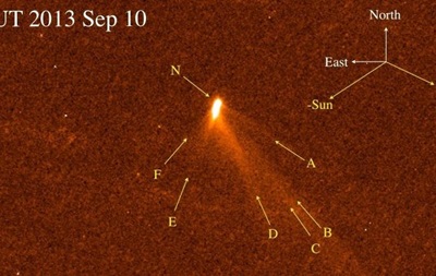 Хаббл засек шестихвостую комету