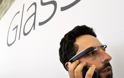 Слідами Google. Nissan розробляє власну версію  розумних  окулярів