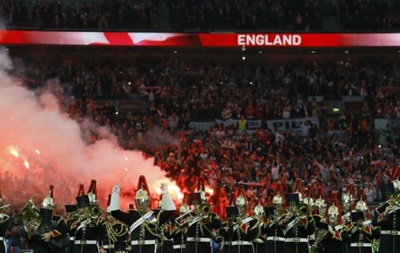 FIFA оштрафовала Англию и Польшу за плохое поведение фанатов