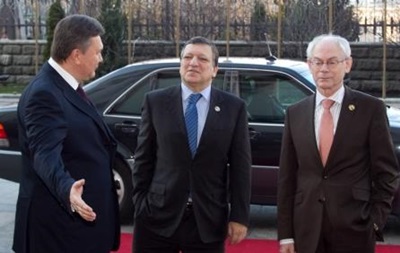 Два тижні до саміту. Янукович поговорив по телефону з головою Єврокомісії
