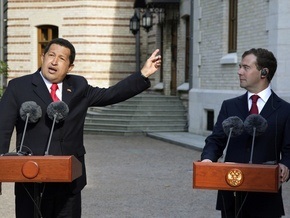 Чавес ожидает превращения рубля в мировую резервную валюту