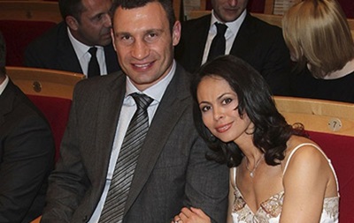 Жена Виталия Кличко хочет, чтобы он завершил карьеру