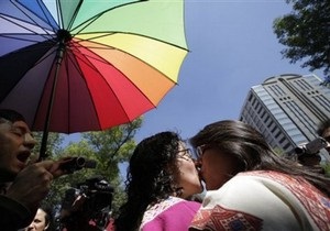 Американский священник проведет обряд причастия для однополых пар на гей-фестивале в Николаеве
