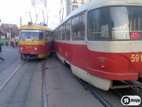 В Дарницком районе Киева столкнулись два трамвая