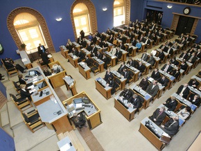 Эстонский депутат пропустил заседание парламента из-за съемки для Playboy