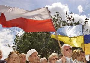 Польша увеличила количество выданных виз украинцам