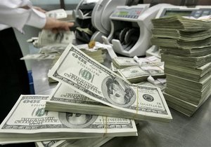 Доллар вновь подешевел на межбанке