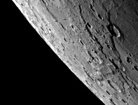 Messenger передал первые фотографии невидимой ранее стороны Меркурия
