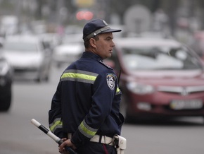 ГАИ намерена обязать киевских водителей включать днем ближний свет