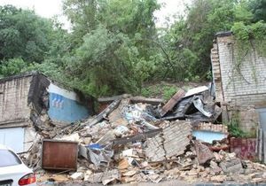 новости Киева - оползень - Киевский оползень уничтожил более десятка гаражей