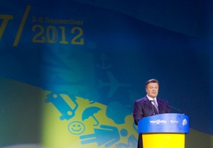 Янукович заявил, что развитие свободы слова требует усилий не только власти