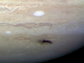NASA показала последствия столкновения Юпитера с неизвестным небесным телом