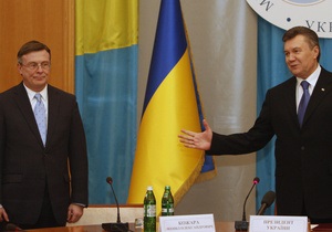 Янукович поздравил Кожару с юбилеем