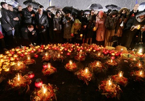 В Украине почтили минутой молчания память жертв Голодомора 1932-33 годов