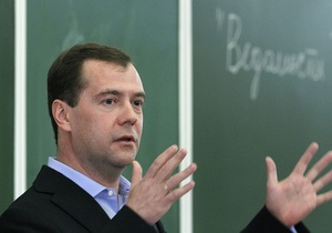 На убой: Медведев посоветовал аграриям хорошо кормить министра финансов