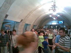 В Киеве на станции метро Лыбидская произошел пожар