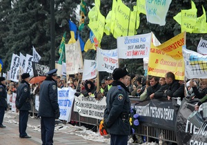 Милиция намерена возбудить уголовное дело против митингующих в центре Киева