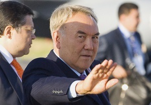 Нижняя палата парламента Казахстана согласилась присвоить Назарбаеву статус лидера нации