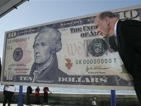 НБУ резко повысил курс доллара