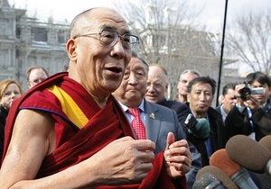 Далай-лама намерен отказаться от политической деятельности
