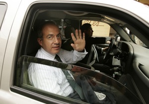 Экс-президент Мексики обеспечил себе пожизненную охрану