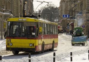 новости Львова - прорыв теплосети - авария - Во Львове прорвало магистральную теплосеть, 149 домов остались без тепла