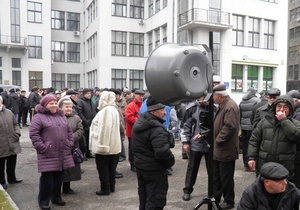 В Харькове неизвестный похитил палатку у протестующих чернобыльцев