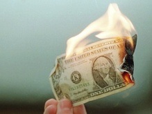 Доллар побил очередной рекорд падения