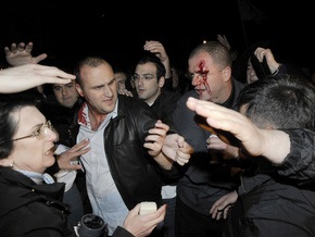 Шесть грузинских полицейских получили тяжелые ранения в столкновениях с оппозицией