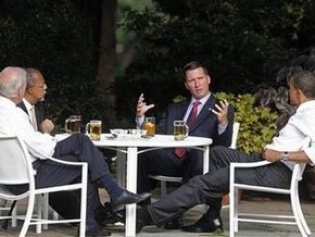Обама встретился за кружкой пива с фигурантами расистского  скандала