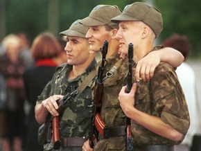 Ющенко утвердил новый порядок прохождения службы в армии