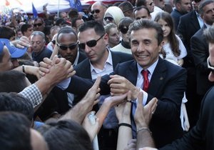 Выборы в Грузии: Оппозиционный блок увеличил отрыв от партии Саакашвили