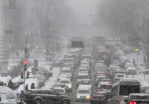 снег в киеве - пробки - ситуация на дорогах: Не усложняйте уборку снега: Попов обратился к жителям Киева